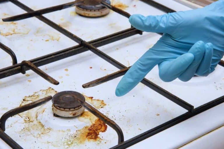 Naneste 10 kvapiek a vtierajte do znečistených horákov. Zaschnutý tuk zmizne rýchlejšie, ako si myslíte.