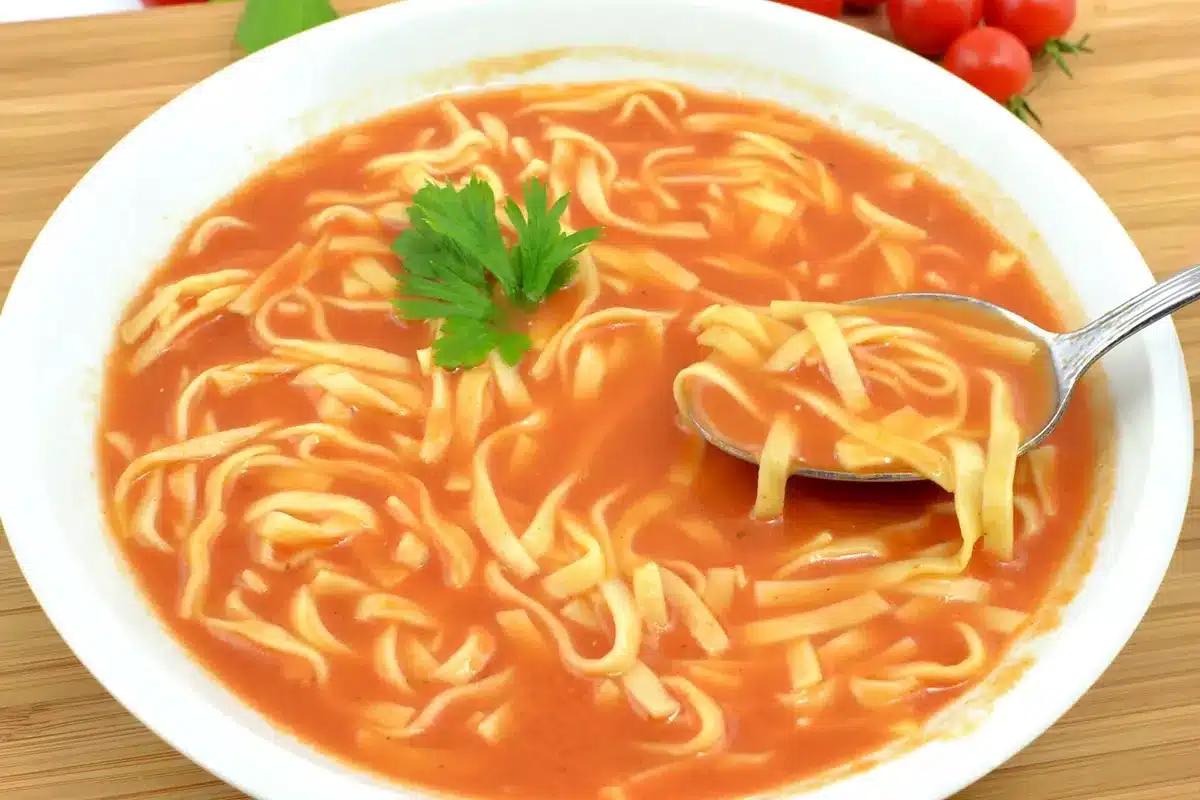 Najlepší kuchári sveta ho pridávajú do paradajkovej polievky. Stačí pár lyžíc a polievka získa úplne novú chuť.