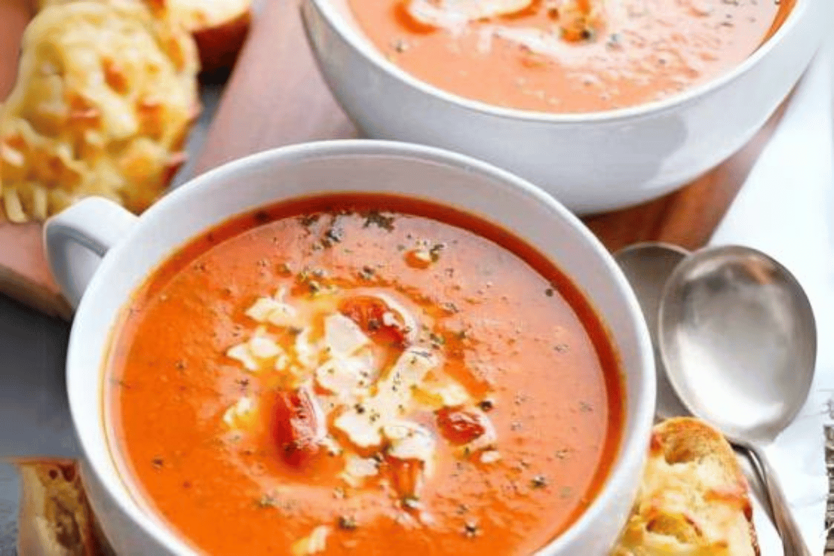 Pridám plnú lyžicu do paradajkovej polievky a vyšľahám. Výborne vyšľahá bielkoviny a zlepšuje konzistenciu