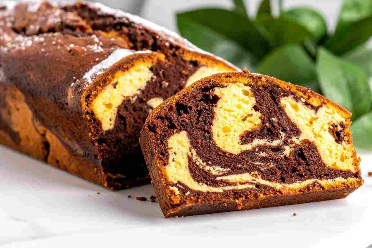 Zostáva nadýchaný a vlhký po dlhú dobu. Čokoládový mramor poteší každého milovníka sladkostí.