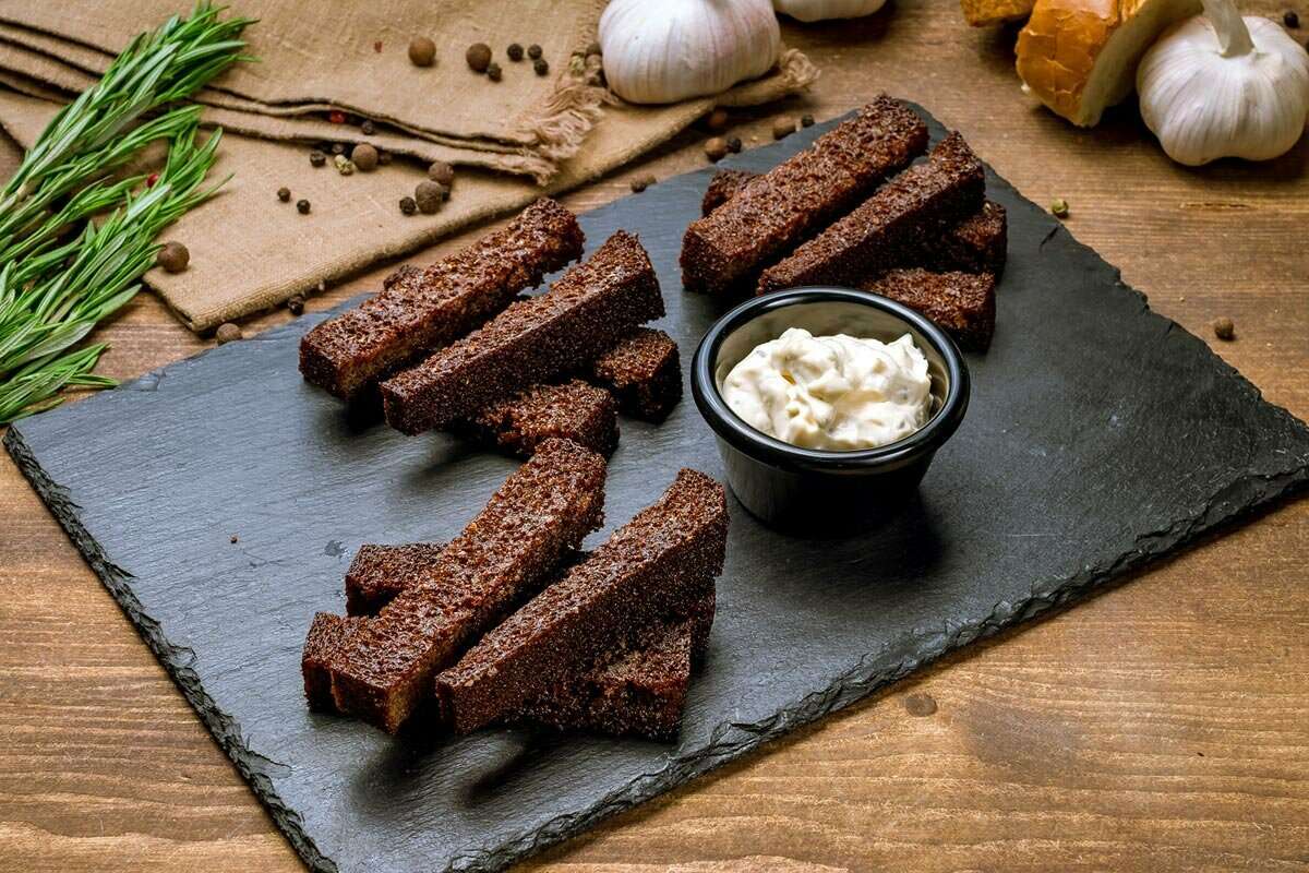 Moje firmov&eacute; cesnakov&eacute; krut&oacute;ny: chrumkav&eacute;, voňav&eacute; &ndash; priprav&iacute;m za 10 min&uacute;t k akejkoľvek večeri