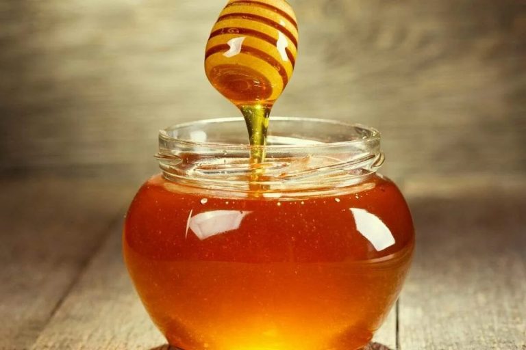 Je to najlepší med pre starších ľudí. Z úľov mizne ako žiadny iný
