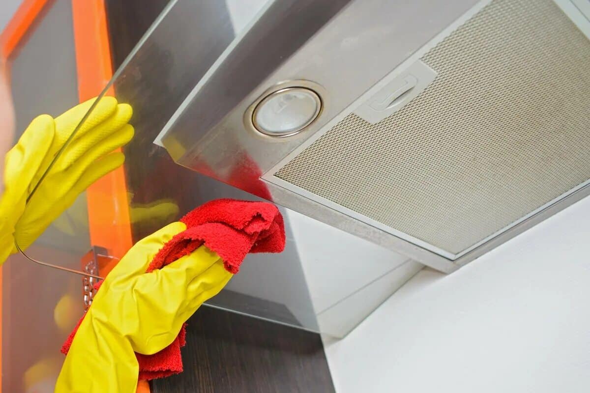 Tuk zmizne za 5 minút: našiel sa najjednoduchší spôsob čistenia kuchynského ventilátora