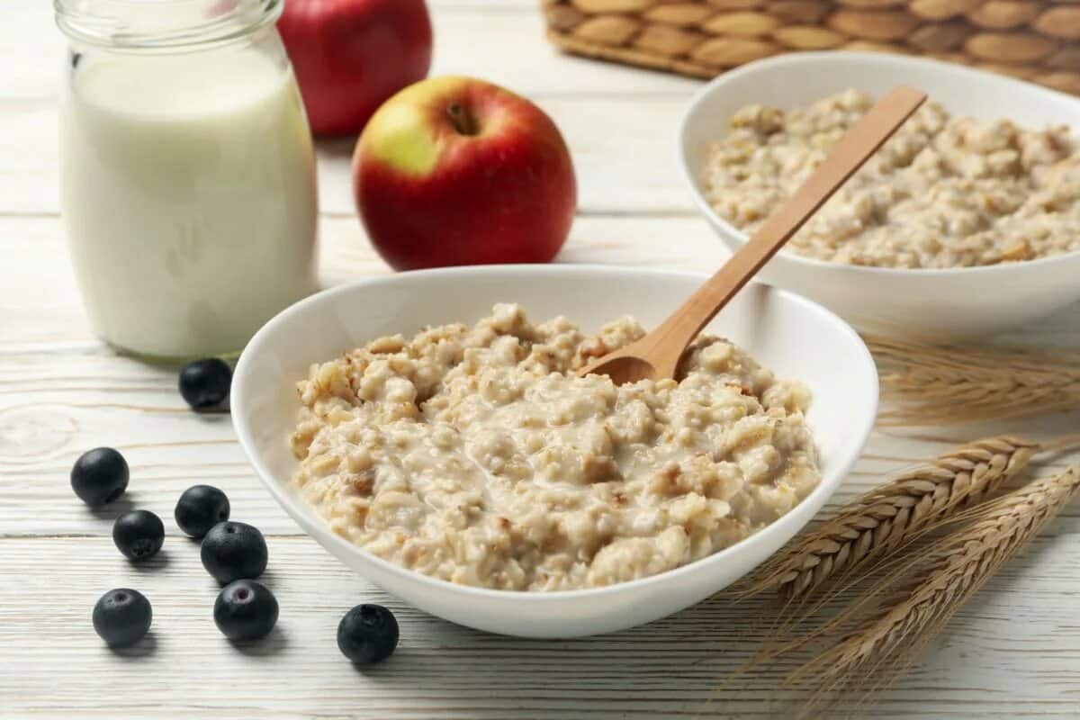 Kto sa vyh&yacute;ba t&yacute;mto 4 chyb&aacute;m pri konzum&aacute;cii ovsen&yacute;ch vločiek, ten ľah&scaron;ie schudne