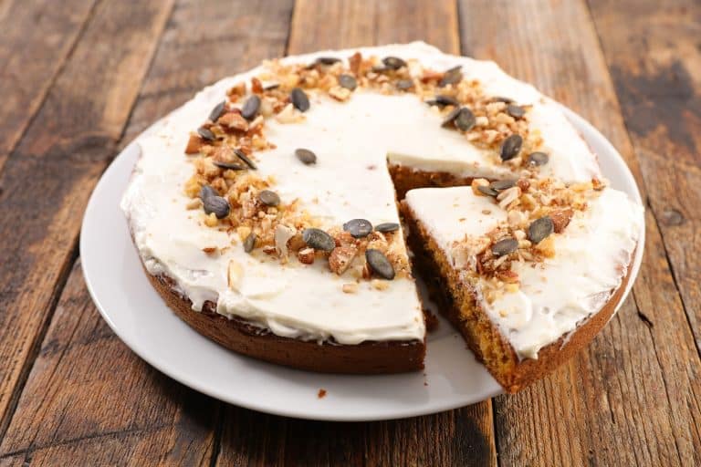 Koláč s hruškami a smotanou: najjednoduchší recept od vidieckych žien