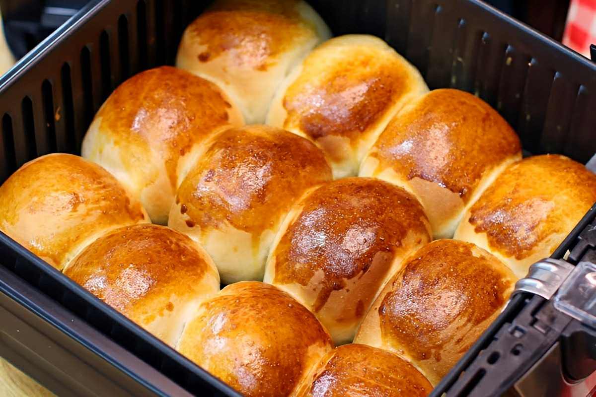 Frit&eacute;za nie je len na hranolky. S pečivom si porad&iacute; r&yacute;chlej&scaron;ie, ako si mysl&iacute;te