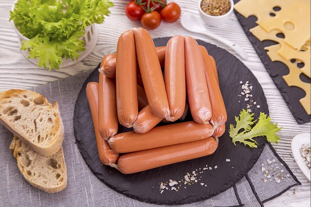 Keď varím párky, vždy pridávam do vody túto vec. Aj z lacného produktu vznikne delikatesa.