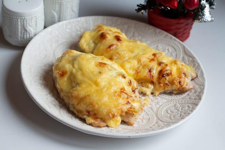 Koniec suchých kuracích pŕs: trik so smotanou a slaninou, ktorý musíte vyskúšať