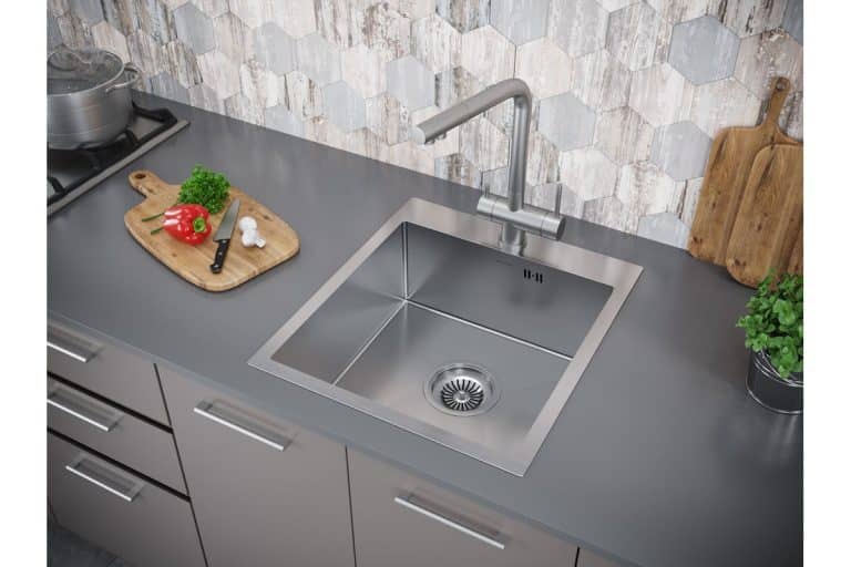 Matná nerezová umývadlová misa? Táto domáca dvojica obnovuje lesk bez škrabancov