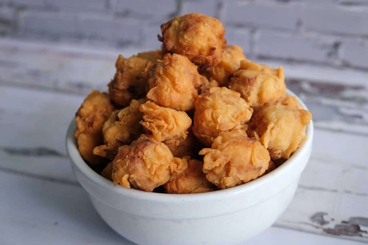 Smažené guľôčky z farebnej kapusty: šťavnaté vnútri, chrumkavé zvonku a obalené v cestíčku