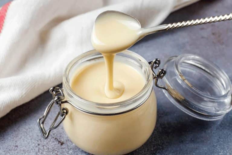 Z varených vajec robím majonézu. Obsahuje veľa bielkovín a je ľahšia ako bežná majonéza.